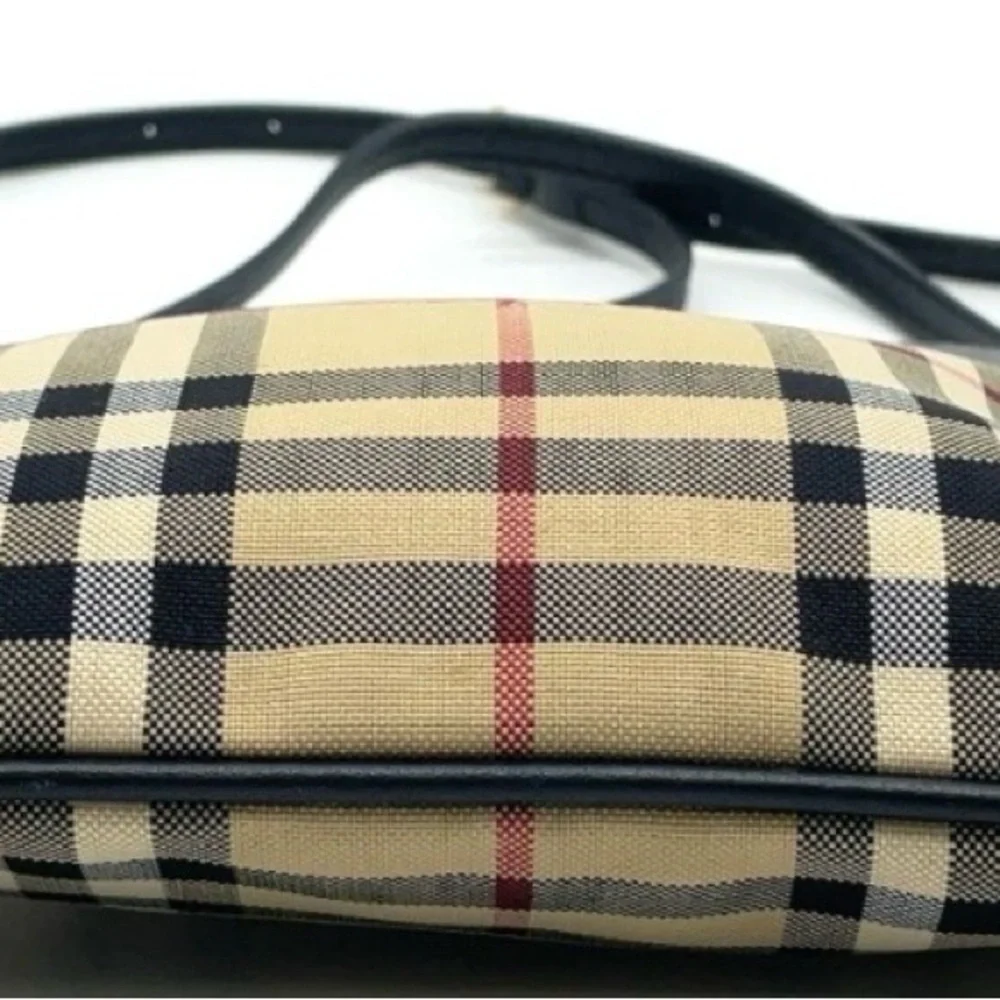 Auth BURBERRY Nova Check
Shadow Horse Nylon Leather Beige
Shoulder Bag - Picture 4 of 15